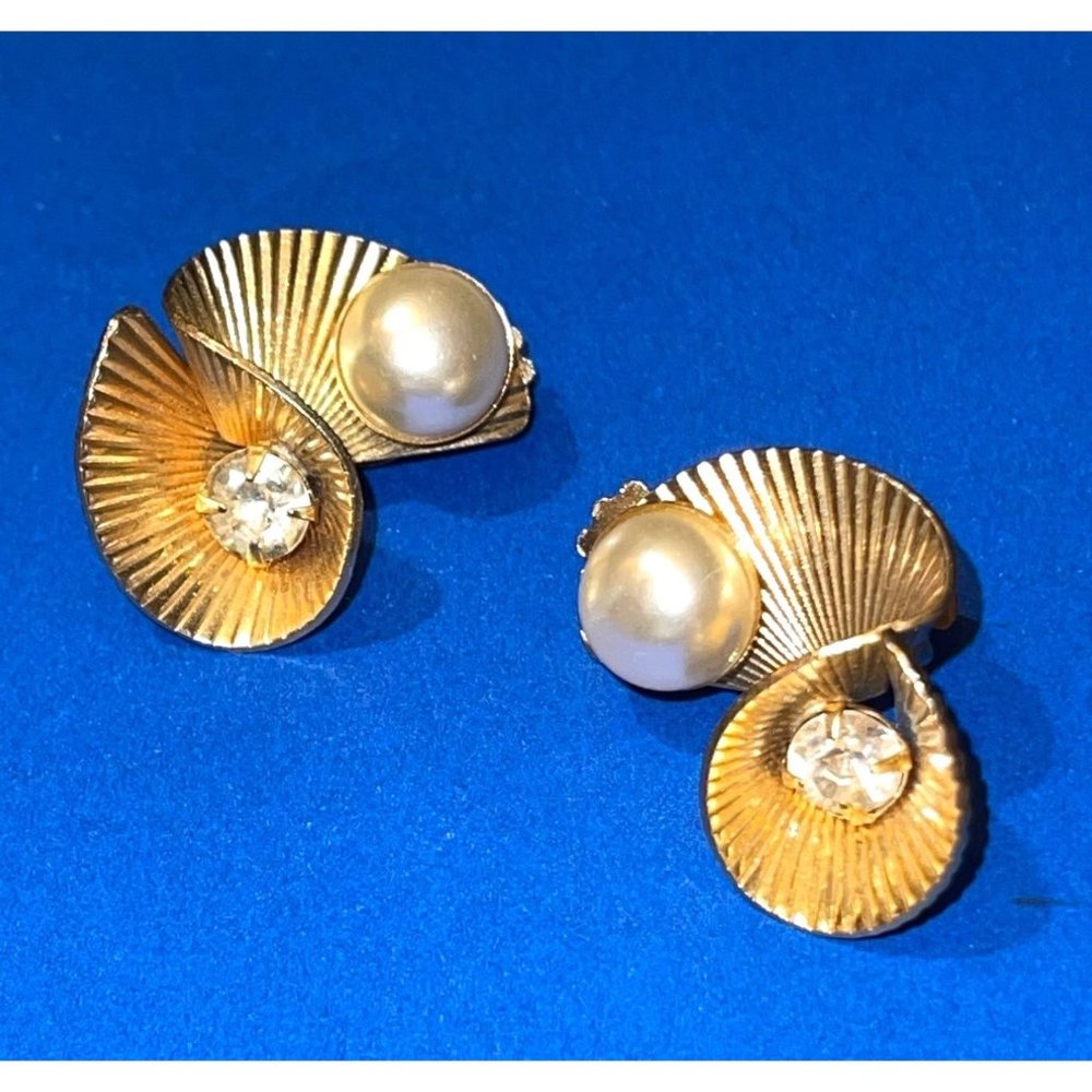 Retro Golden Asymmetric Ribbon Shape Faux Pearl and Rhinestone Vintage Earrings